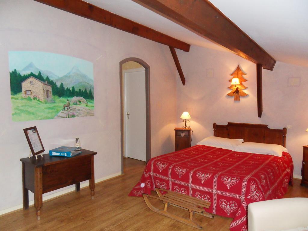 L'Estapade Des Tourelons Bed & Breakfast Saint-Jean-en-Royans Bilik gambar