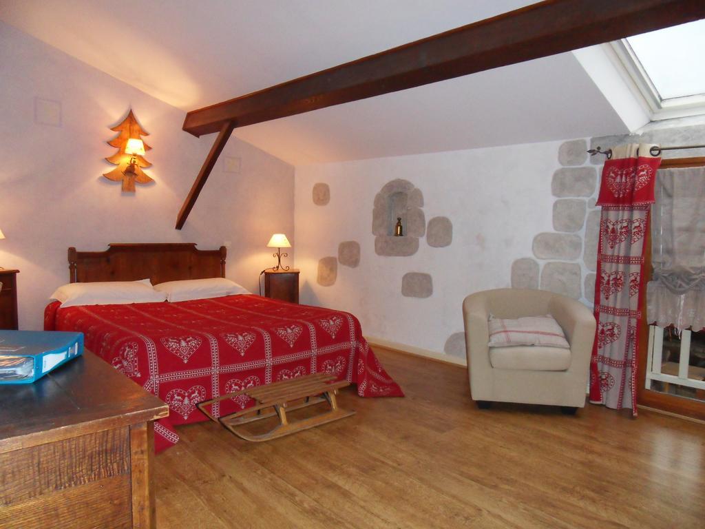 L'Estapade Des Tourelons Bed & Breakfast Saint-Jean-en-Royans Bilik gambar