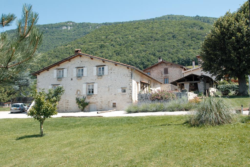 L'Estapade Des Tourelons Bed & Breakfast Saint-Jean-en-Royans Luaran gambar