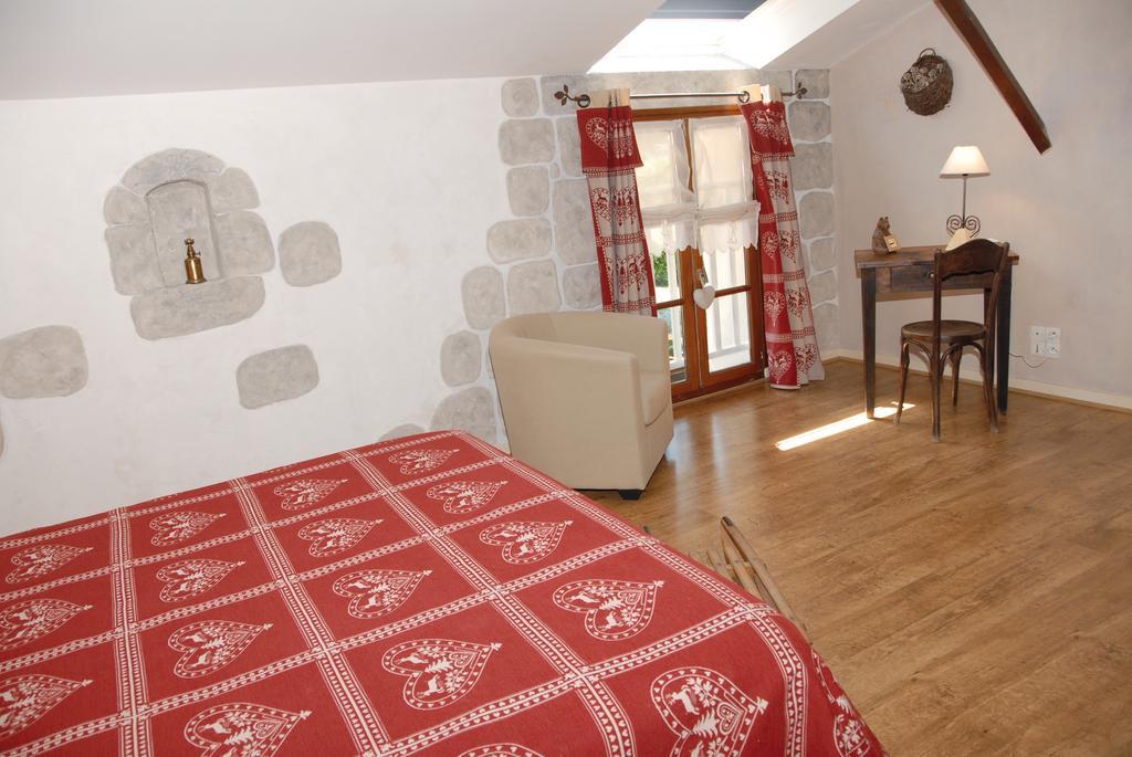 L'Estapade Des Tourelons Bed & Breakfast Saint-Jean-en-Royans Luaran gambar