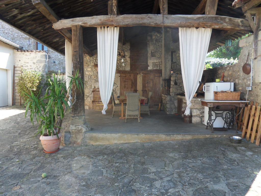 L'Estapade Des Tourelons Bed & Breakfast Saint-Jean-en-Royans Luaran gambar