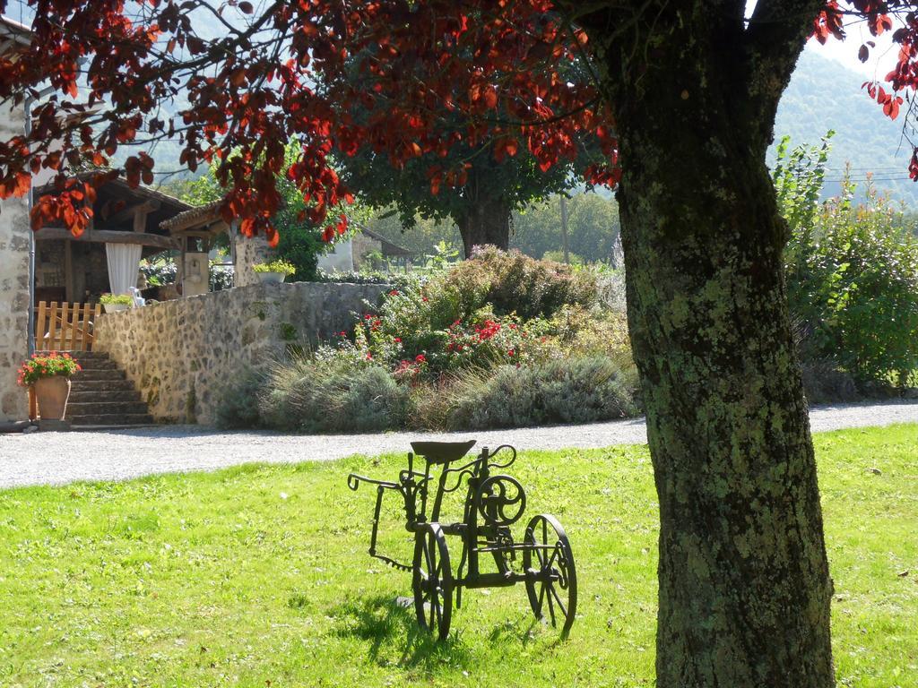 L'Estapade Des Tourelons Bed & Breakfast Saint-Jean-en-Royans Luaran gambar