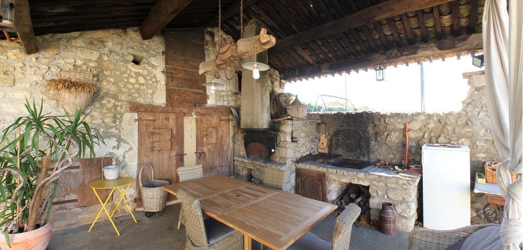 L'Estapade Des Tourelons Bed & Breakfast Saint-Jean-en-Royans Luaran gambar