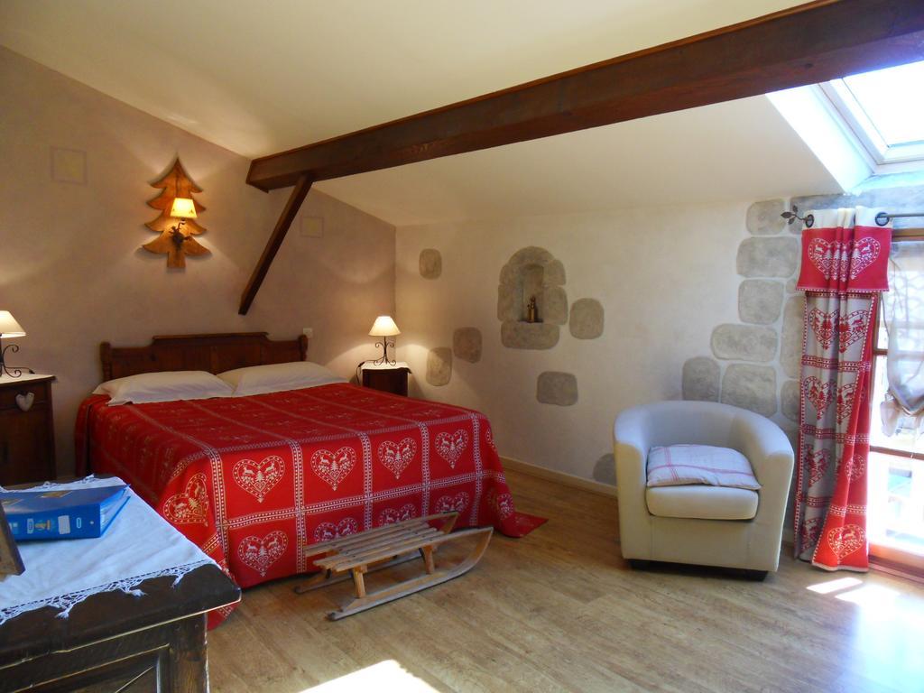 L'Estapade Des Tourelons Bed & Breakfast Saint-Jean-en-Royans Luaran gambar